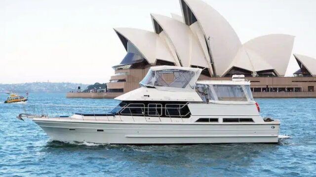 Ambience party boat Sydney Harbour