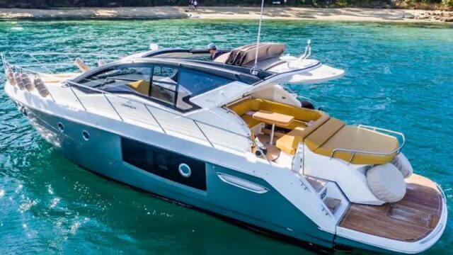 Aqualuxe party boat Sydney Harbour