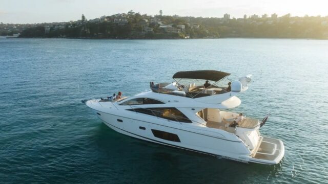 COMO party boat