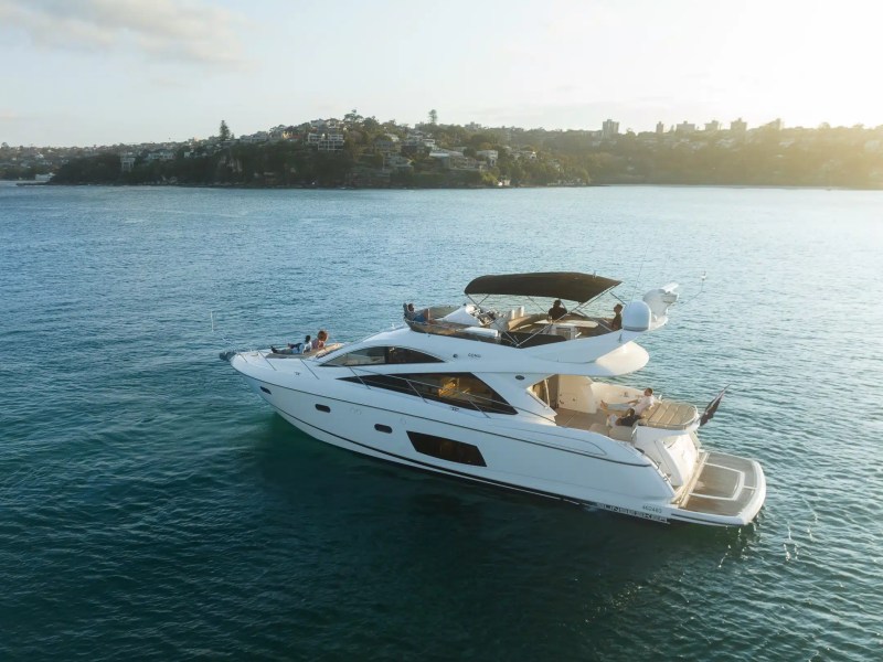 COMO party boat
