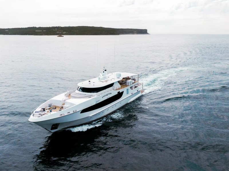 Evolution party boat