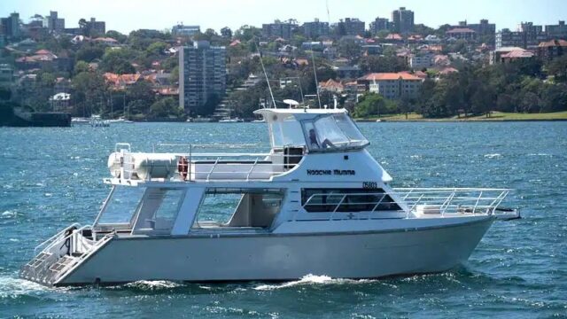 Hoochie Mumma party boat
