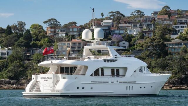Little Perle party boat