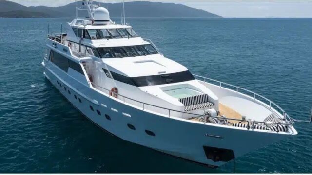 Oscar 2 party boat