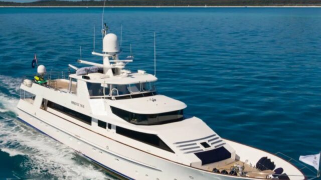 Phoenix One party boat