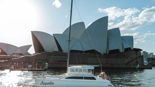 Zeppelin party boat